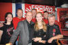 STJERNEMTE Det var en stolt gjeng som kunne ta imot Liverpool-legenden Phil Neal p ya Bar i Moss. Fra venstre: Ramona Kvien Solgaard, Hvard Skifterud, Phil Neal, Lars Smith, Ragnhild Lund Ansnes, Inge Eian og Torbjrn Flatin. (Foto: Kenneth Stensrud) 